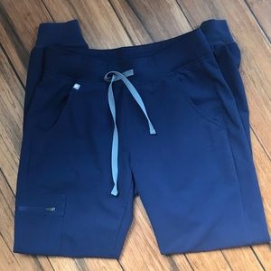 FIGS Zamora jogger scrub pants in navy